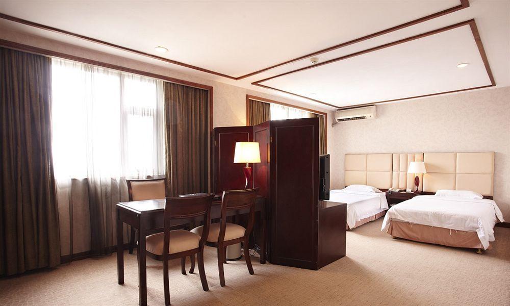 גואנגג'ואו Warm Yes Business Hotel מראה חיצוני תמונה