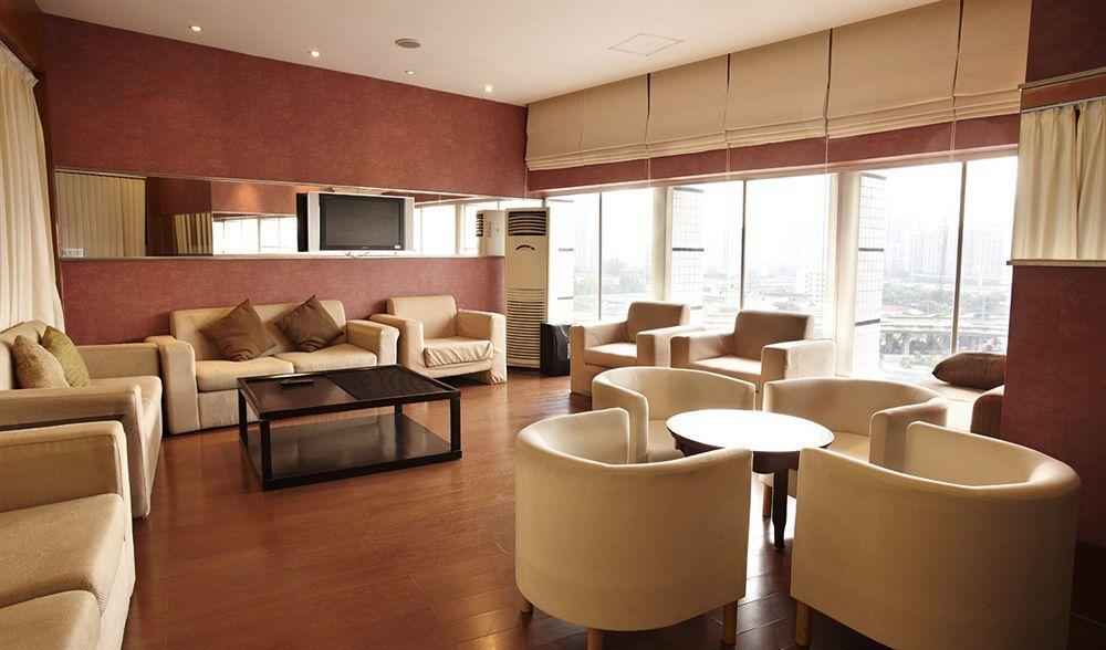 גואנגג'ואו Warm Yes Business Hotel מראה חיצוני תמונה