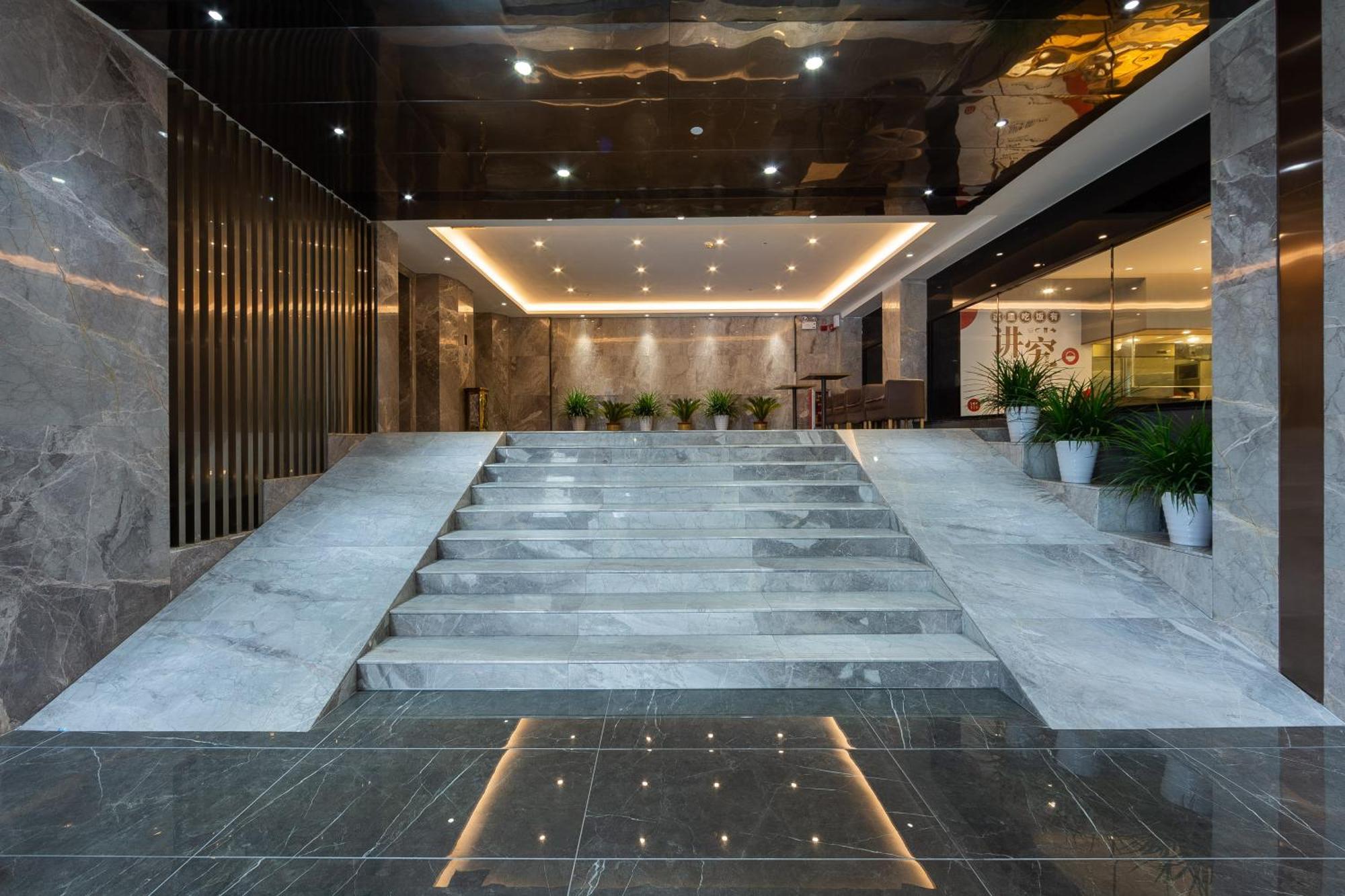 גואנגג'ואו Warm Yes Business Hotel מראה חיצוני תמונה